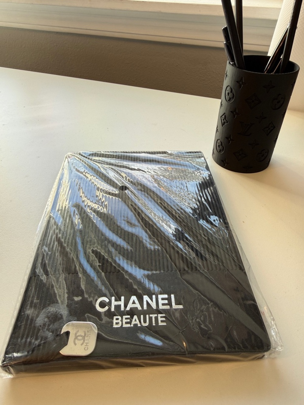 CHANEL Beauté Black Textured Notebbok
